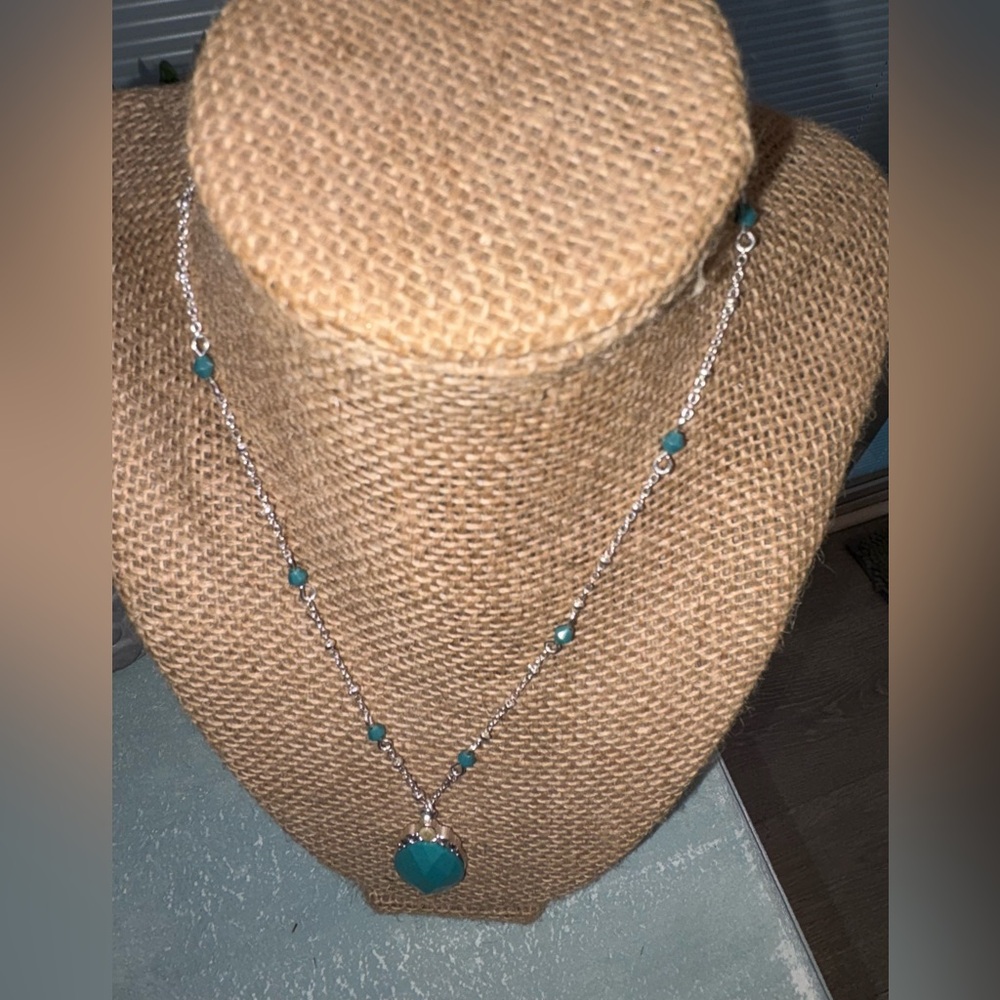 Elegant Silver and Teal Pendant Necklace - Picture 3 of 4